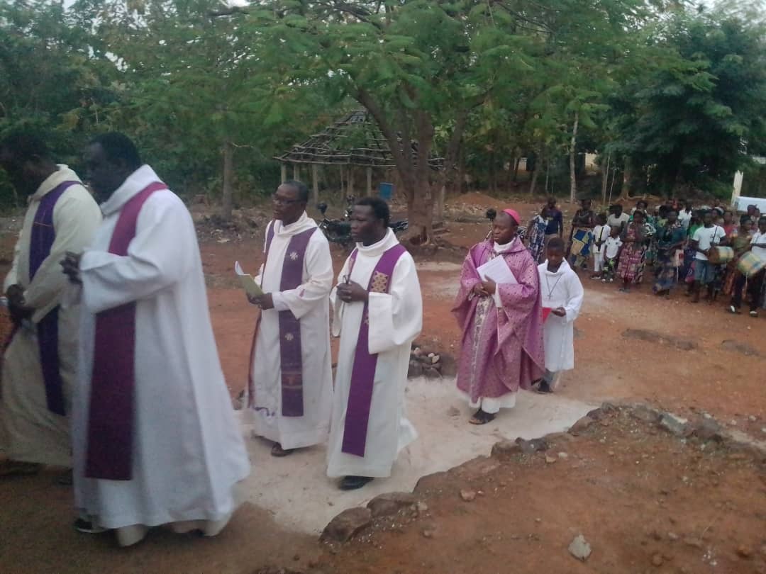 MESSE DE RÉPARATION SUITE A LA PROFANATION DE L’ÉGLISE SAINTE DE